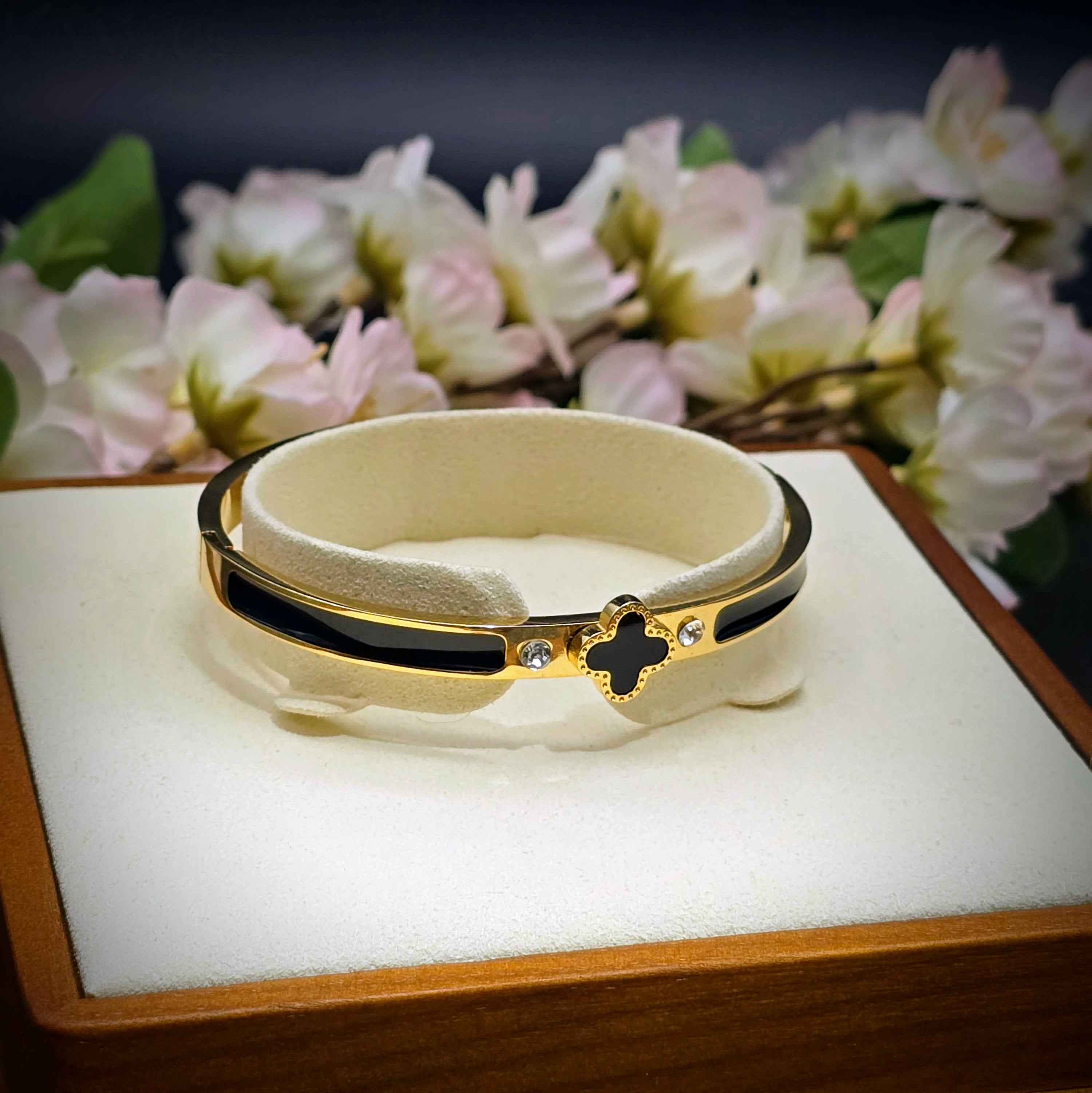 Enamel Quatrefoil Stainless Steel Hinged Bangle