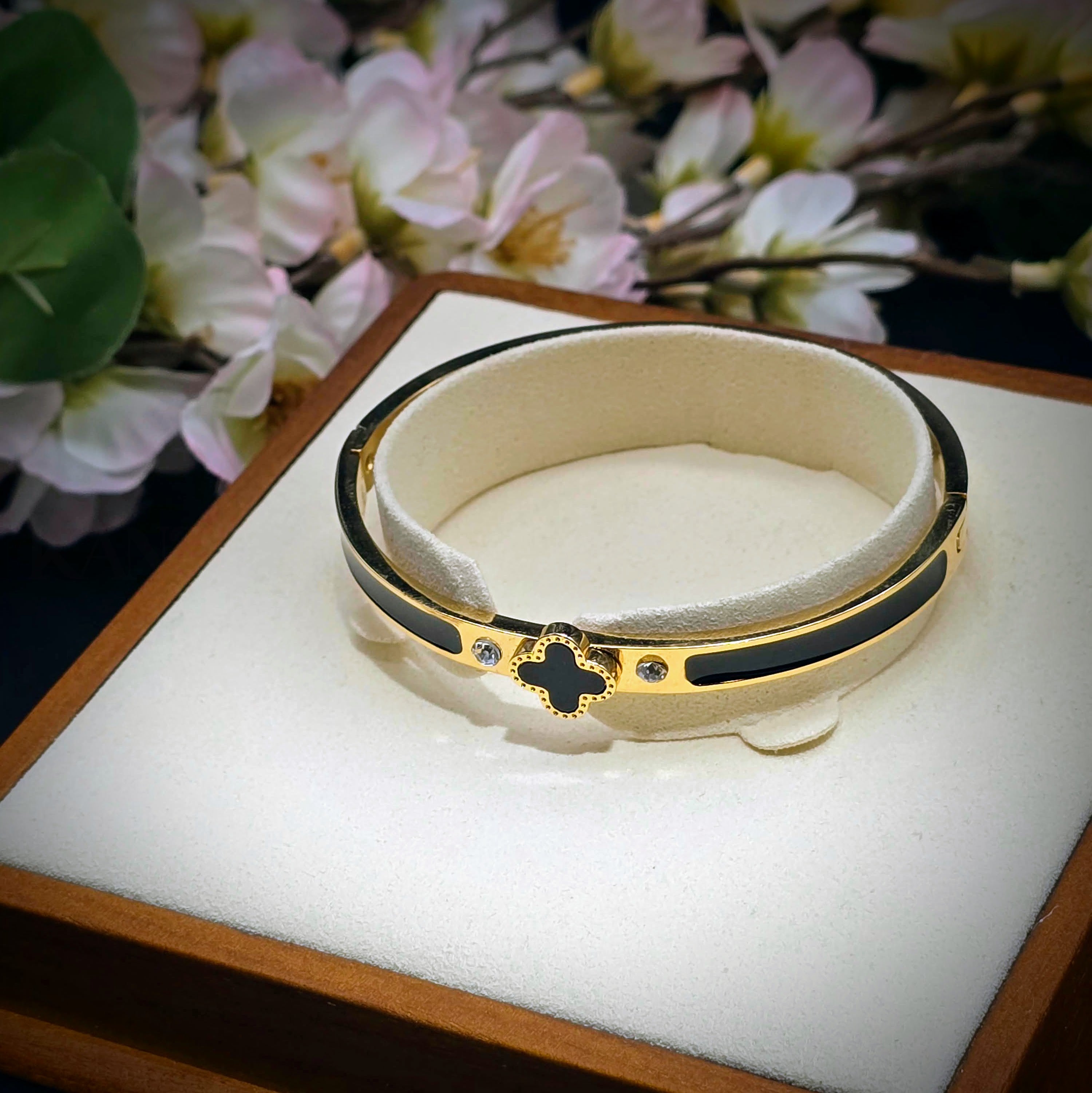 Enamel Quatrefoil Stainless Steel Hinged Bangle