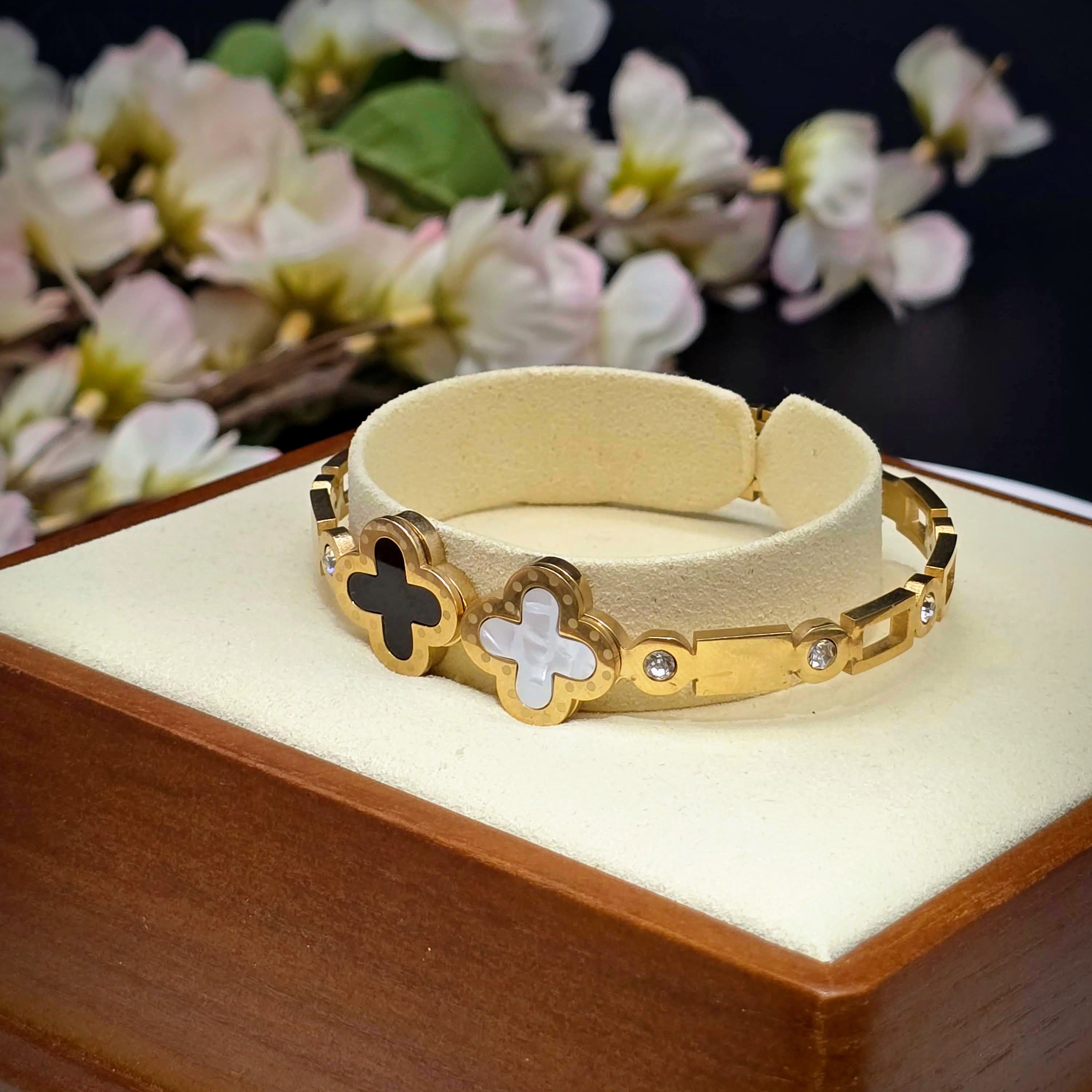 Dual-Tone Quatrefoil Hinged Bangle – Stainless Steel